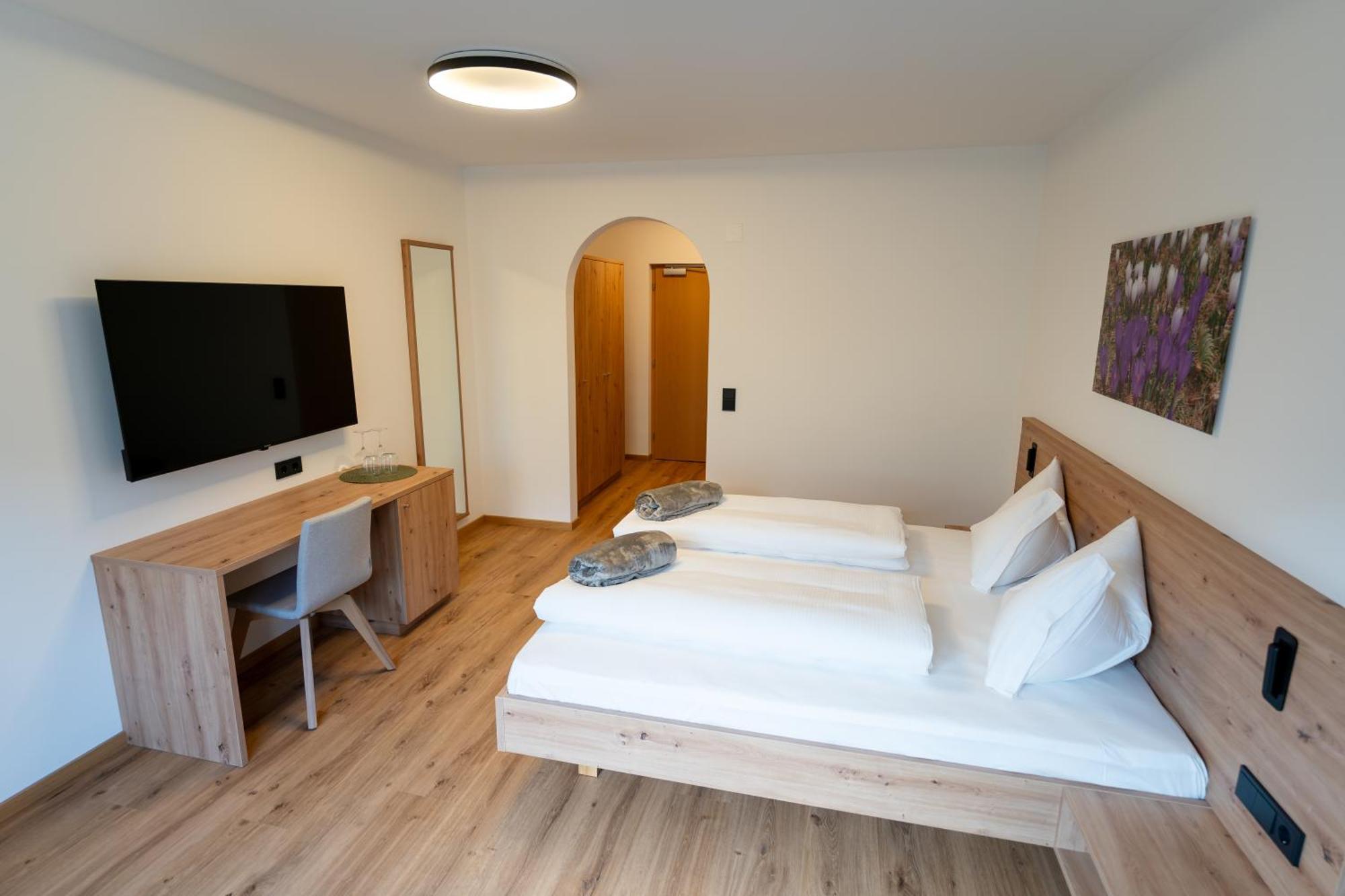 Hotel Self Service Schnalser Hof 3*